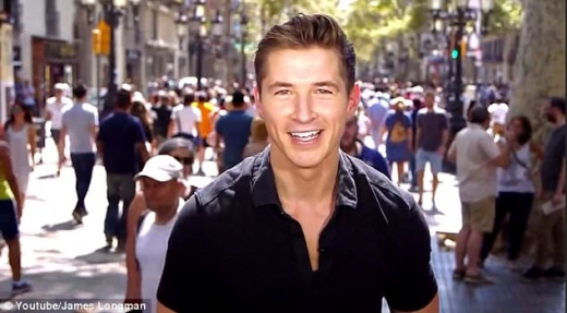 여느 때처럼 방송을 통해 프로 기자의 모습으로 되돌아가려 노력했던 제임스.