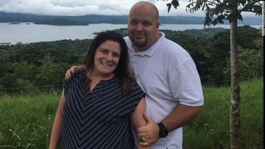 자연 자해 때문에 결혼식을 취소 당한 이 커플은  “올해가 가기 전에 꼭 결혼식을 올리고 싶다” 고 말했다.