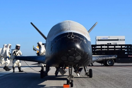 미국의 군사 우주선 X-37B - 미 공군