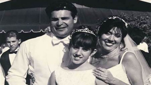 결혼식 날, 가족이 된 세 사람의 모습.