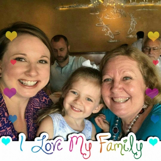 도나 길 앨런 교사(왼쪽)와 그의 가족들.