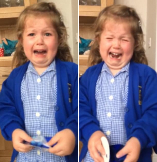 데이지는 자기가 희망했던 여동생이 아닌, 남동생이 태어난단 사실에 갑자기 닭똥같은 눈믈을 뚝뚝 흘렸다.