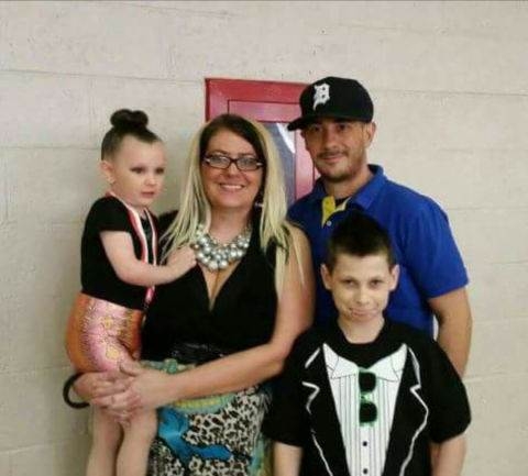 토린의 가족들은 사람들의 지지 덕분에 희망을 잃지 않고 있다.