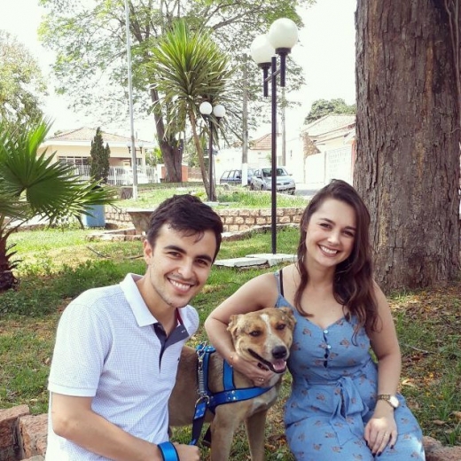 부부는 스눕에게 따뜻한 보금자리와 사랑을 주고 있다.