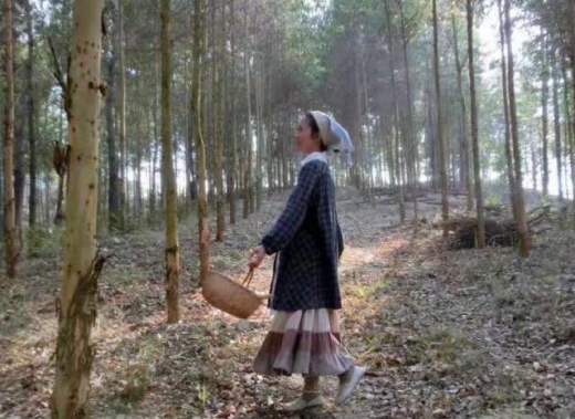 왕쉐칭은 사람들이 없는 곳에서 혼자만의 삶을 즐겼다. (사진=치어하오)