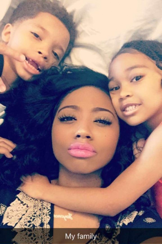 맥닐 가족의 모습.