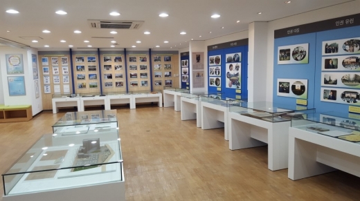 4층에 있는 박종철 기념관의 여러 자료들. 80년대 민주화와 관련된 자료들이 보관 전시되어 있다.