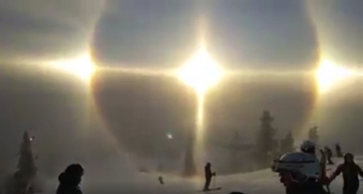 햇무리는 태양이 새털구름(권운)과 같이 얇은 구름에 걸렸을 때 구름을 만드는 얼음 결정이 프리즘 역할을 해 나타나는 것으로 알려졌다.
