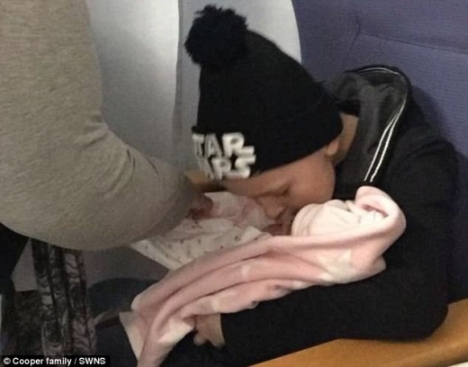 배일리는 병원으로 이송되는 도중에도 엄마 아빠에게 여동생을 ‘밀리’라고 불러야한다고 말했다.