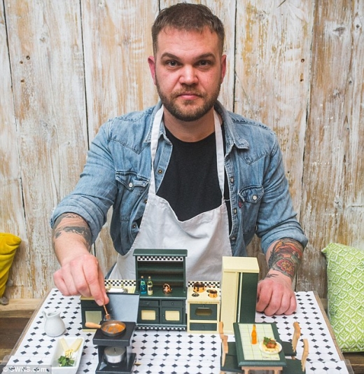 그는 음식 웹사이트 ‘푸지’(Foozie)도 운영하고 있다.