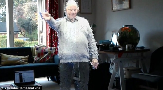 해리슨이 실시간 홀로그램으로 만난 할아버지의 모습