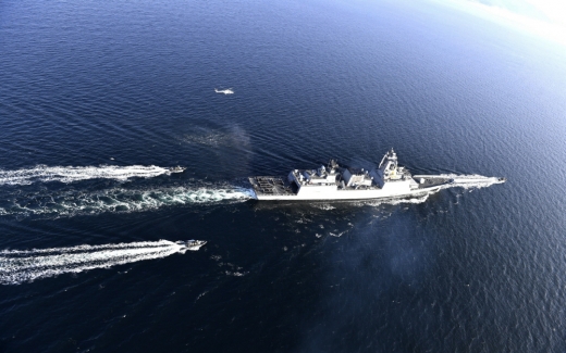 지난 2003년 취역한 충무공 이순신함은 DDH-Ⅱ로 알려져 있으며 2004년 환태평양 군사훈련인 림팩을 시작으로, 청해부대에 이르기까지 중요한 해외 훈련과 군사작전에 빠지지 않고 참가하고 있다 (사진=해군)