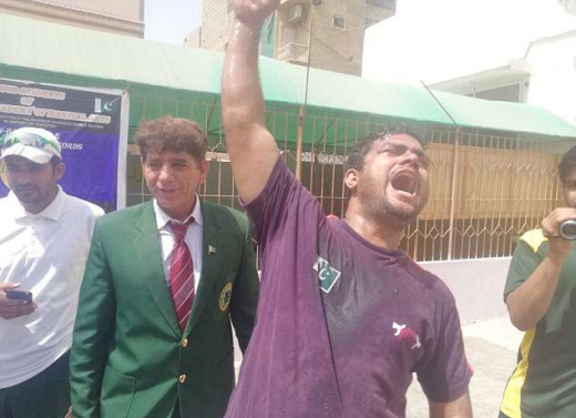 그의 목표는 50개의 세계 신기록 보유자가 되는 것이다.