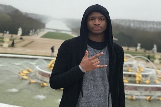 리처드 젠킨스는 독서가 취미다.