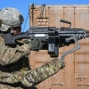 미군, 총기 무게 덜어주는 ‘제3의 팔’ 개발…사격 적중률 ↑