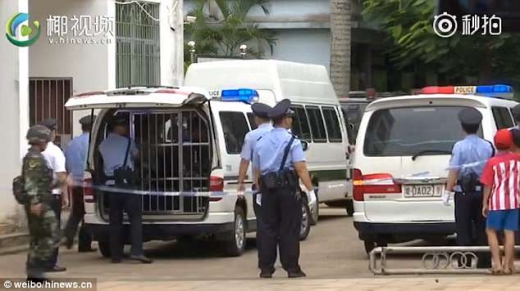 두 사형수는 호송차에 실려 형장으로 끌려가 총살형을 당한 것으로 전해졌다.