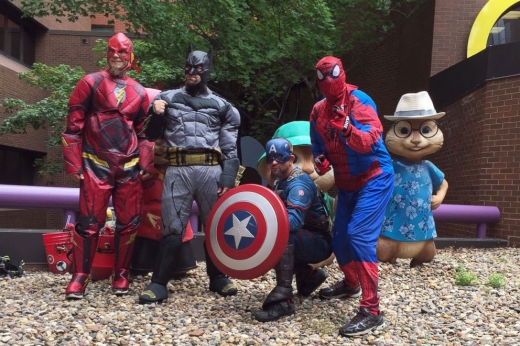 병원에서 지낼 수밖에 없어 우울한 아이들에게 조금이라도 용기와 힘을 주는 것을 무엇보다 기쁘게 생각하고 있다고 직원들은 말한다.