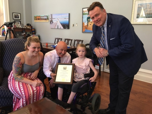 마이크 새비지 핼리팩스 시장은 트위터를 통해 영웅 소녀 렉시를 알게 돼 기쁘다고 말했다.