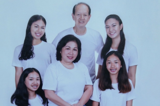 갑작스런 교통사고로 홀로 살아남은 아내, 엄마 메리로즈 발로차낭(53).