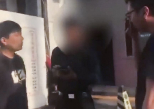 현장에서 도난차량을 운전한 사실이 발각된 경찰 왕씨.