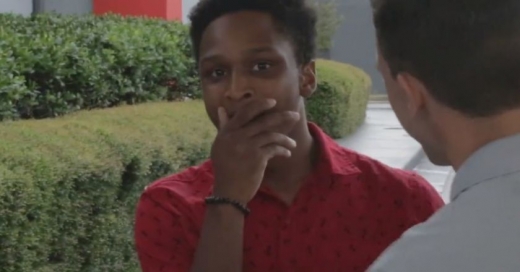 자신을 위해 준비된 차를 보고 놀란 월터.