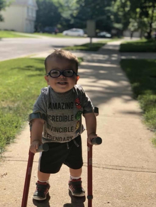 집 안에서만 걷던 로만은 밖으로 나와 다시 한 번 자신의 새로운 능력을 발휘했다.