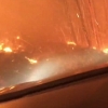 美 산불 뚫고 달리다… ‘불길 지옥’ 통과한 자동차 (영상)