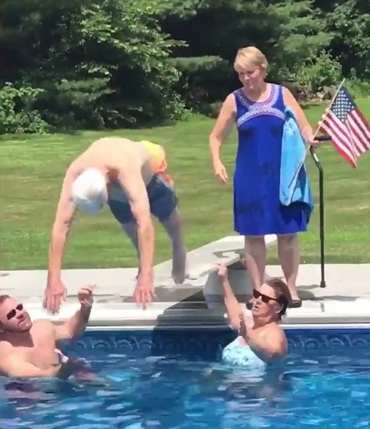 그러나 아름다운 다이빙을 보여주었다.