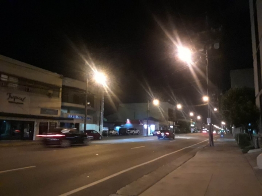 허리케인의 영향으로 한산해진 도심 거리