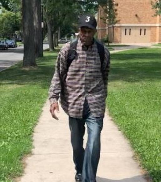 매일 수 킬로미터를 걸어 아픈 아내의 병문안을 가는 미국의 98세 할아버지