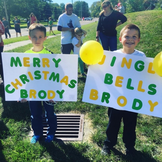 아이들도 브로디와 크리스마스를 축하했다.