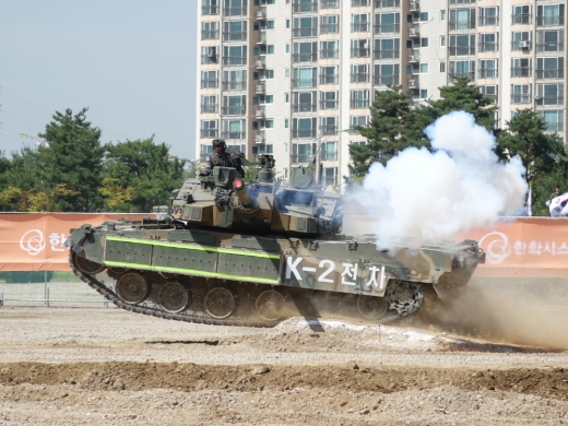 제3.5세대 전차 가운데서도 가장 최신 기술을 적용한 전차로 평가 받는 것이, 우리 육군의 차기 전차인 K-2 흑표이다 (사진=김대영)