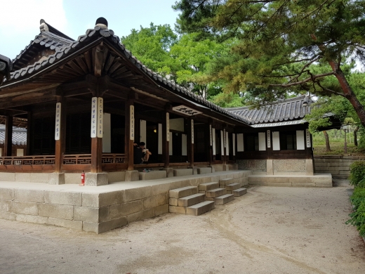 흥선대원군의 사랑채인 노안당. 이곳에서 그는 고종을 섭정하며 많은 사람을 만난 곳이다