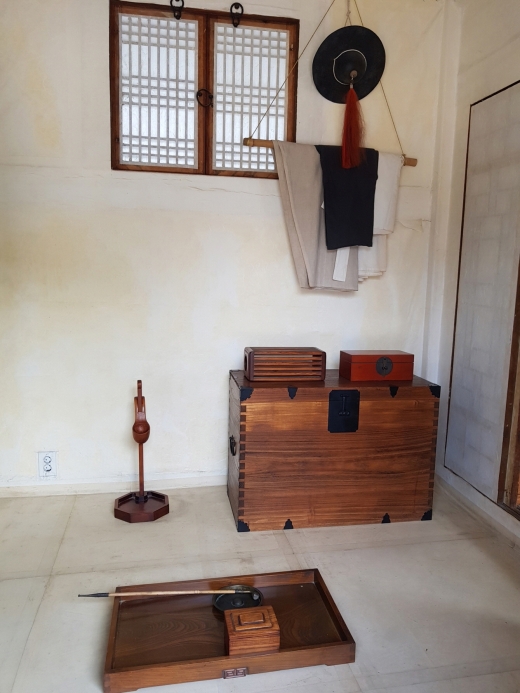 수직사 내에 있는 방. 수직사는 운현궁을 지키던 군졸들이 기거하던 곳이었다