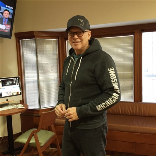 백혈병 투병중임에도 어떻게 하면 더 많은 노숙자들을 도울지 생각했던 마이크.