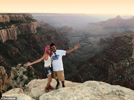 부부는 미국에 살며 여행 블로그를 운영했다. 사진 촬영 장소는 사고 장소가 아닌 애리조나주 케이프로열 포인트에 있는 노스림 그랜드 캐년이다.