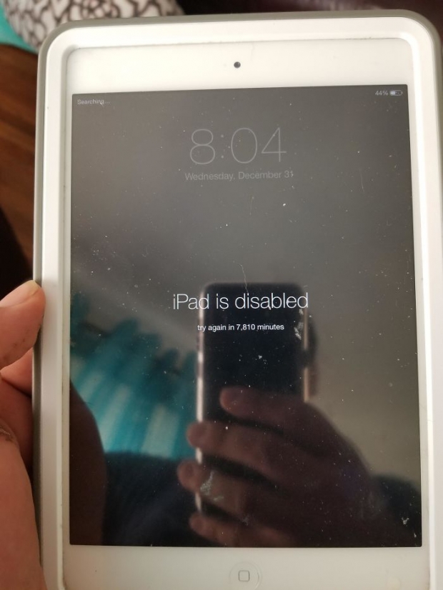 7810분 동안 사용할 수 없게 된 아이패드.