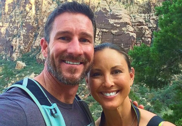 케냐에서 강도떼를 만나자 기지를 발휘해 고비를 넘긴 미국인 커플