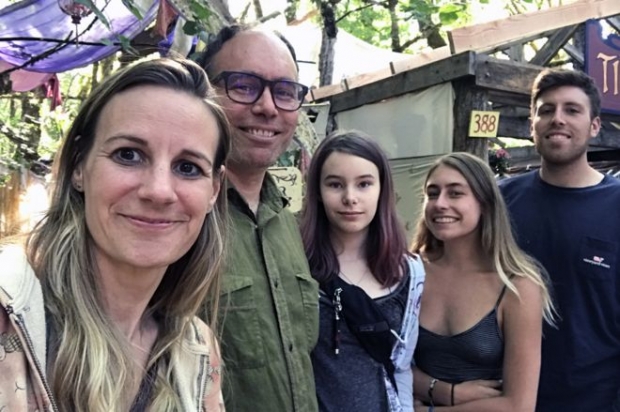 제시카 셰어는 애런 롱의 다른 아이들인 브라이스와 매디와도 금세 친해질 수 있었다.