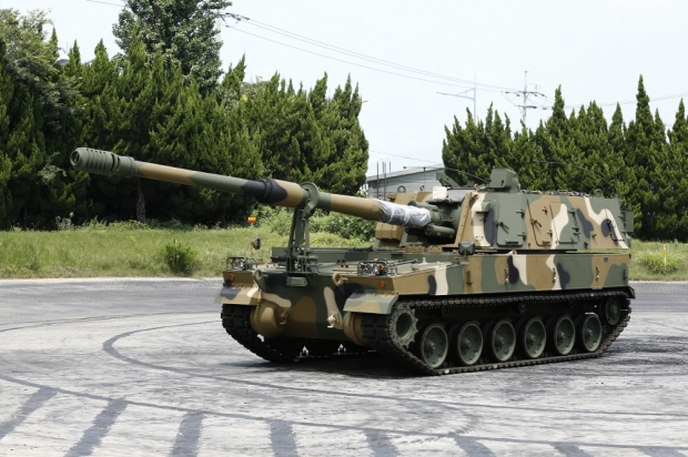 K9A1 자주포는 기존 K9에 자동사격통제장치의 개량, 조종수야간잠망경, 보조동력장치 등을 추가해 야전 운용 효율성이 대폭 향상되었다 (사진=한화디펜스)
