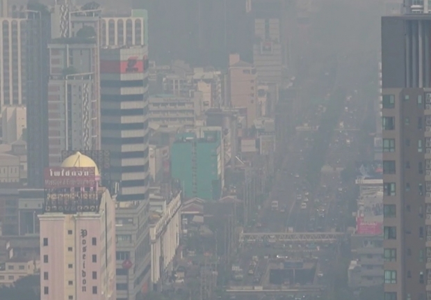 미세먼지로 뒤덮인 방콕 시내/데일리메일