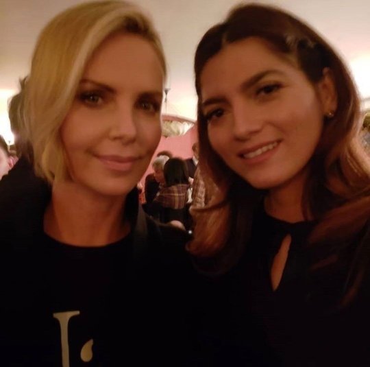 블랑카 블랑코는 샤를리즈 테론과 찍은 셀카를 인스타그램에 공유했다.