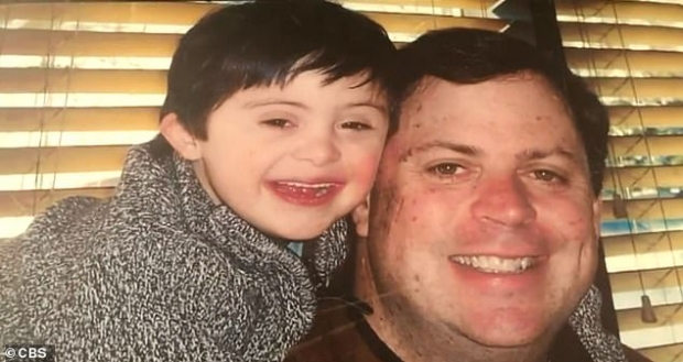 앤드루 레건과 그의 아버지 마이클 레건.