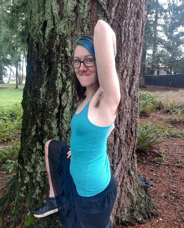 자신의 체모를 당당하게 드러내기 시작한 다나