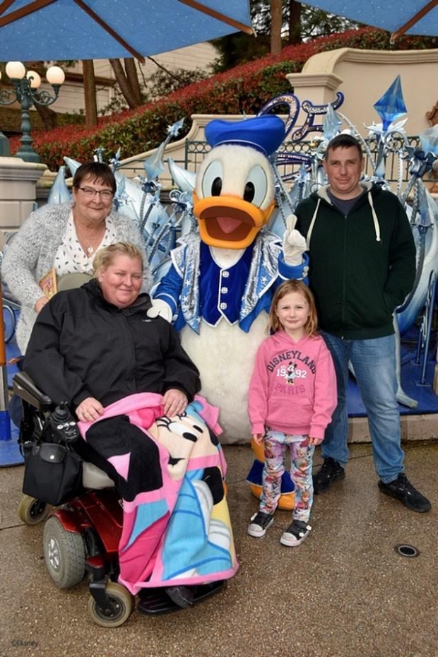 르네의 버킷리스트 중 하나는 딸의 다섯번째 생일에 디즈니랜드에 데려가는 것이었다