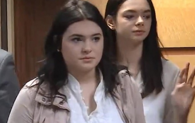 법정에 출석한 테일러 스미스