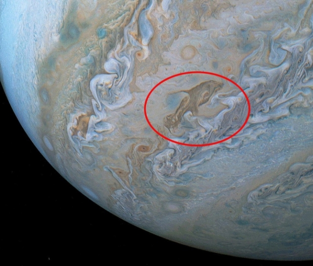 지난해 10월 29일 오후 5시 26분, 주노 탐사선이 목성 남반구에서 촬영한 돌고래 구름의 모습