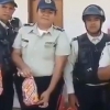 [여기는 남미] “대통령님, 닭고기 감사합니다” 베네수엘라 경찰 영상 논란