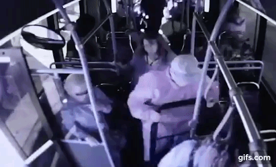 라스베이거스 경찰은 사고 당시 버스 CCTV 영상을 공개하고 목격자들의 제보를 기다리고 있다/사진=라스베이거스 경찰