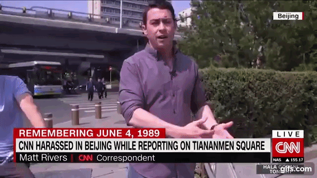 CNN 기자는 카메라를 막아선 남성들이 안전 문제를 들먹였다고 밝혔다/사진=CNN